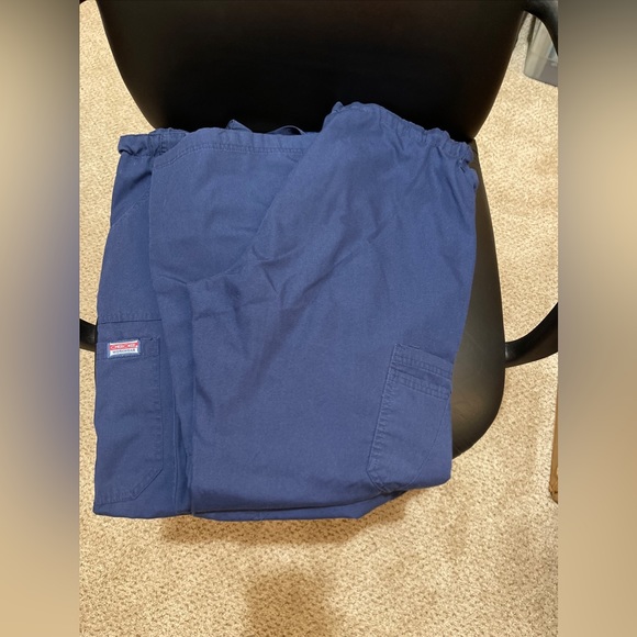 3 Cherokee Workwear Low Rise Drawstring Cargo Scrub Pant M Petite 4020P Navy - Picture 3 of 5